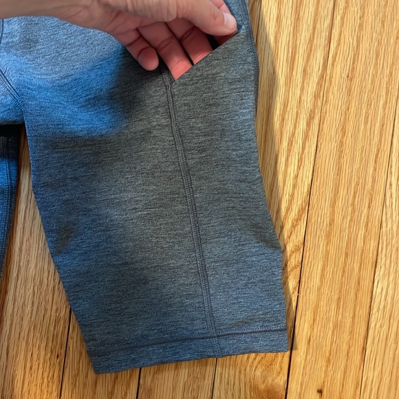 Athleta Women’s Gray Ultimate Stash Pocket 9” Short - Picture 5 of 6